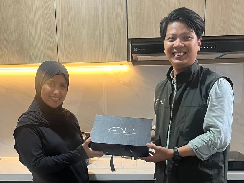 Serah terima kitchen set dengan Ibu Ragil