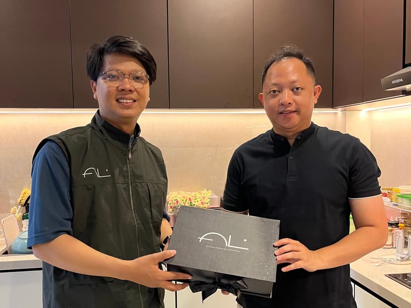 Serah terima kitchen set dengan Bapak Rama